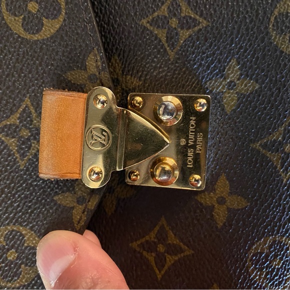 LOUIS VUITTON CROSSBODY BAG - Picture 11 of 16
